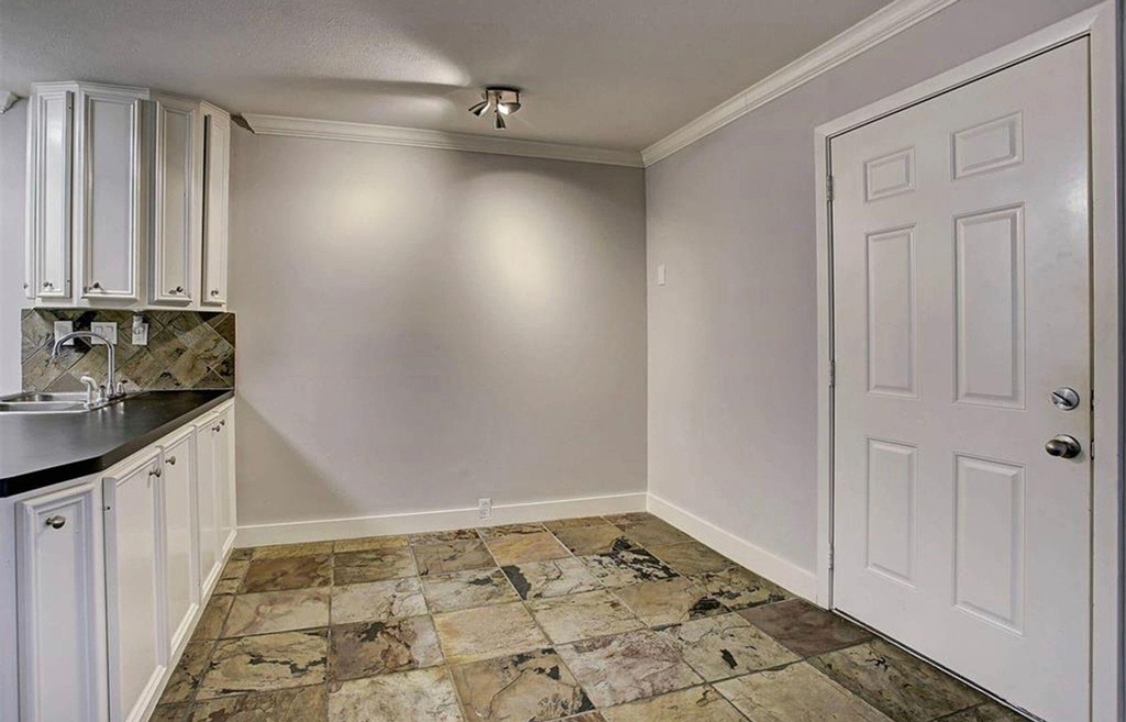 2322 Richton Street - Photo 7
