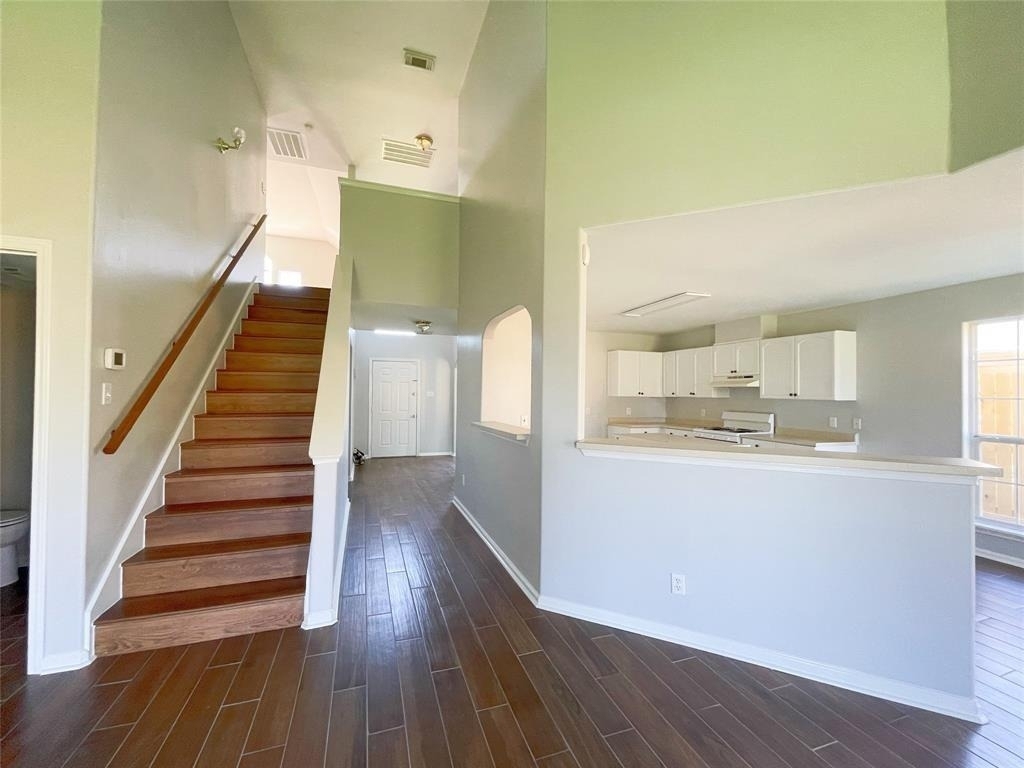 6638 Chantalle Drive - Photo 8