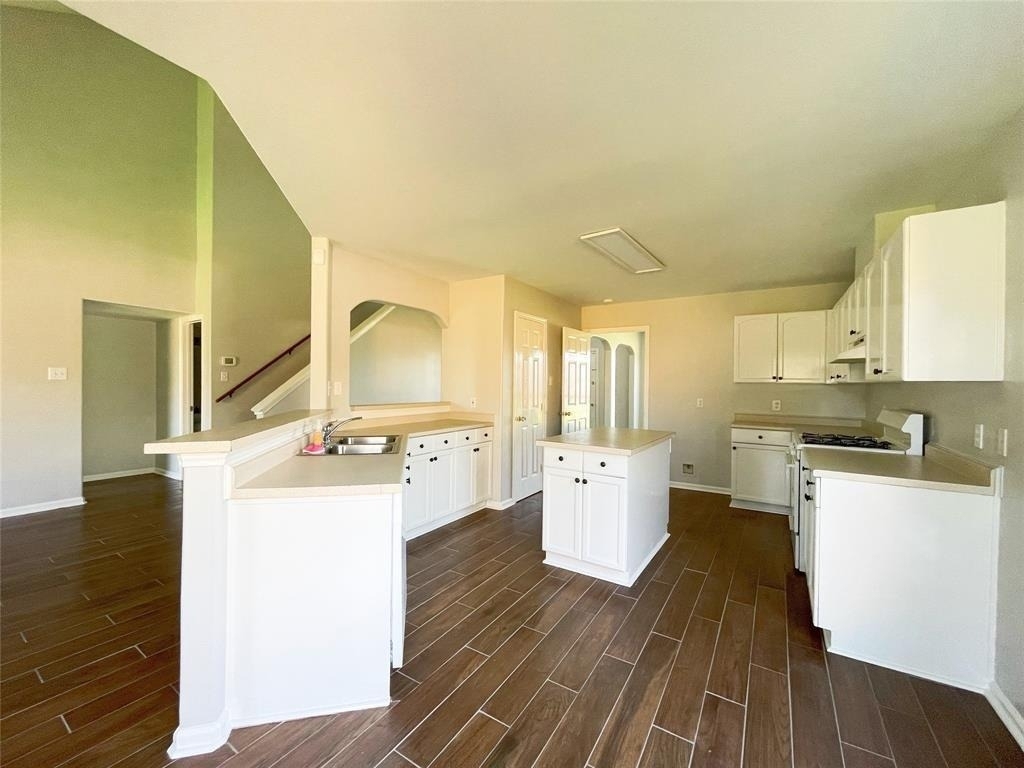 6638 Chantalle Drive - Photo 6