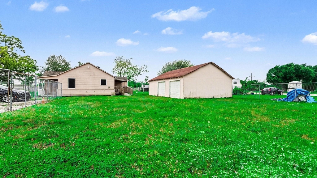 5615 John Martin Road - Photo 3