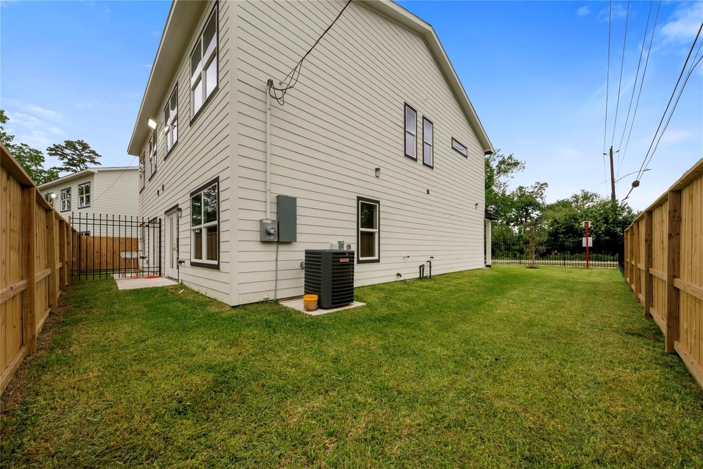 7117 Springdale Street - Photo 2