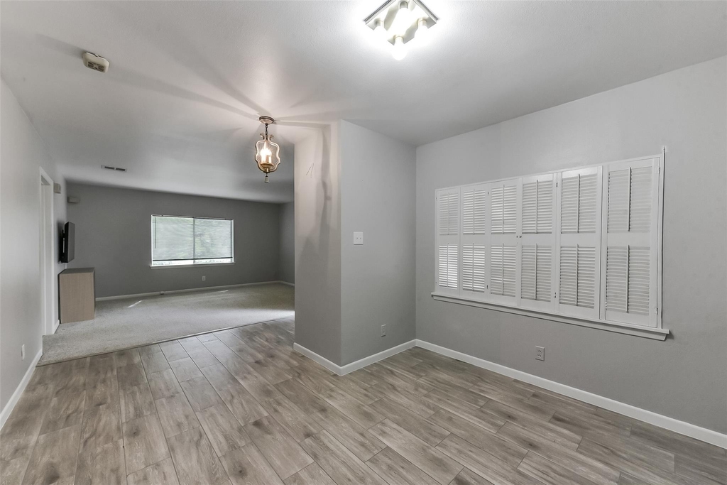 6305 Deerwood Road - Photo 5