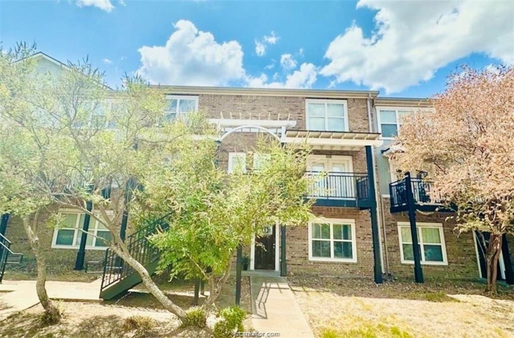 1725 Harvey Mitchell Parkway S - Photo 0