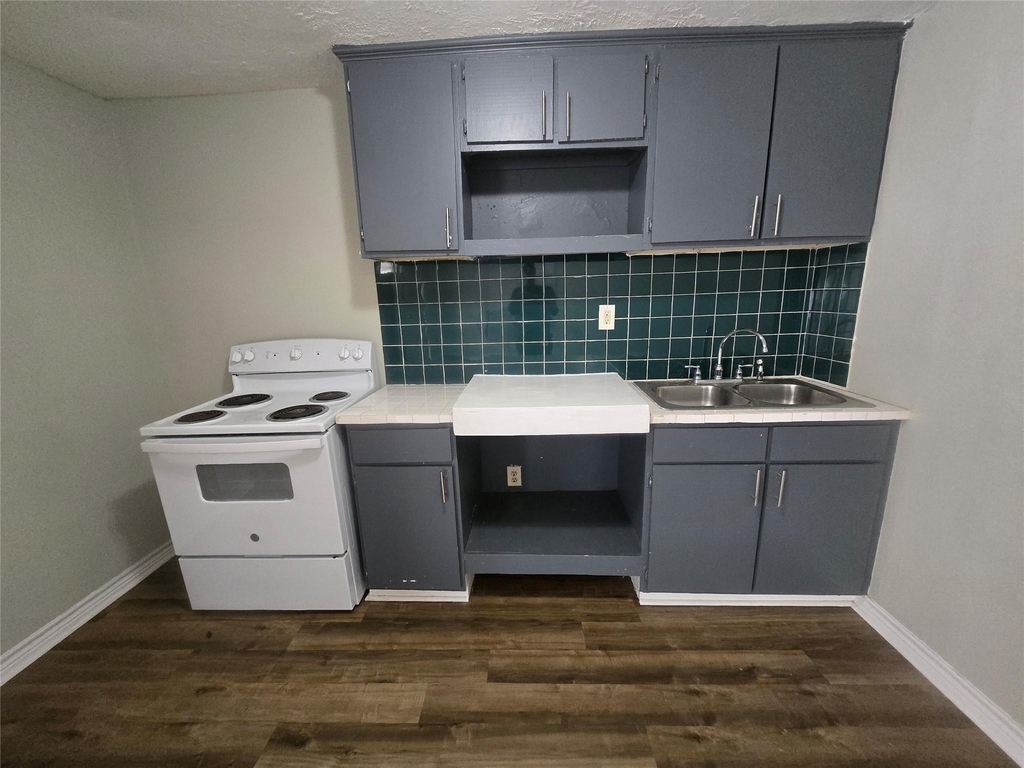 202 N Logan Street - Photo 9