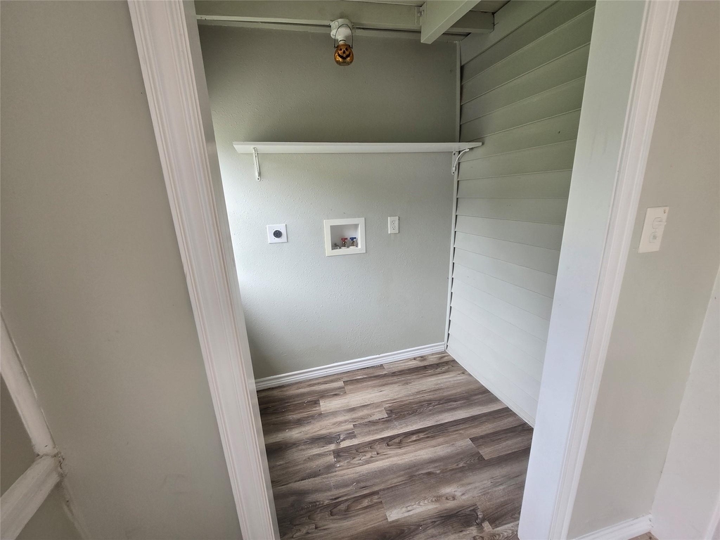 202 N Logan Street - Photo 3