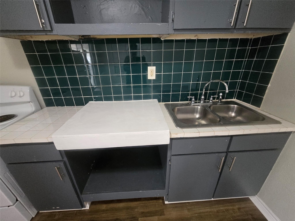 202 N Logan Street - Photo 10