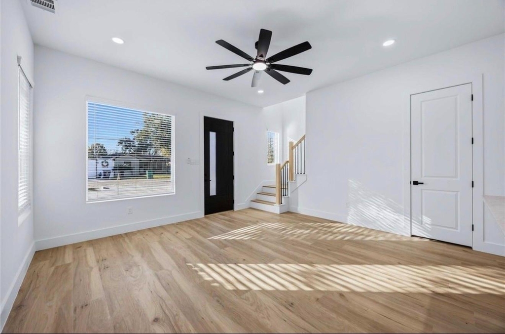 3923 Aledo Street - Photo 2