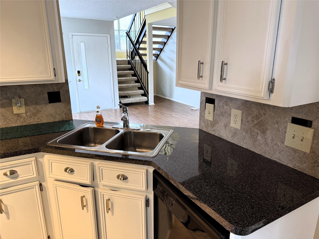 62 Evanston Street - Photo 5