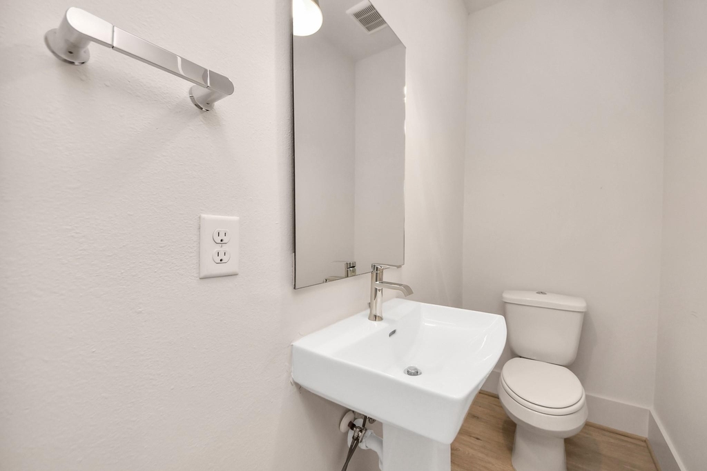 1044 Homer Street - Photo 20
