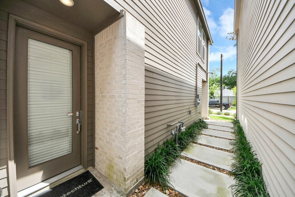 1044 Homer Street - Photo 3