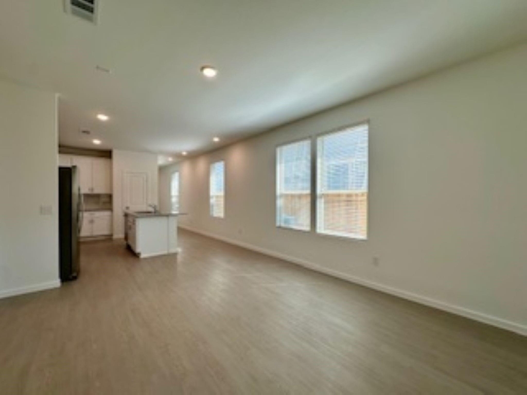 500 Kinglet Drive - Photo 4