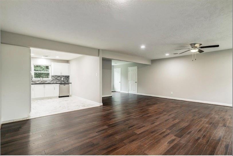 4627 Maple Street - Photo 6