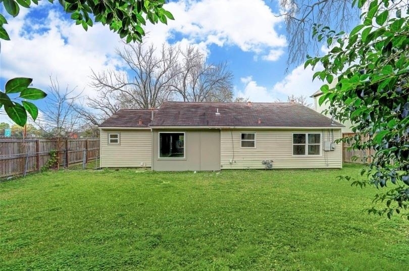 4627 Maple Street - Photo 9
