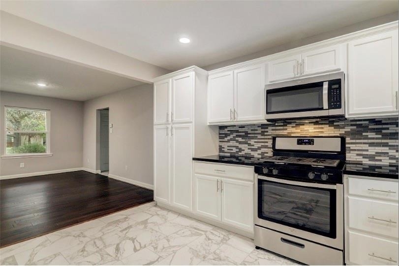 4627 Maple Street - Photo 5