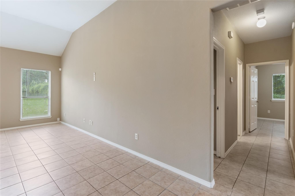 9104 N Green River Drive - Photo 8