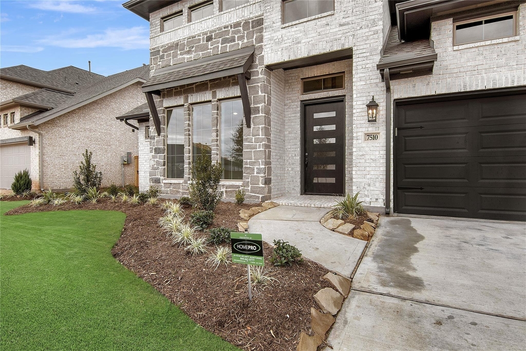 7510 Snowfield Peak Ln Court - Photo 2