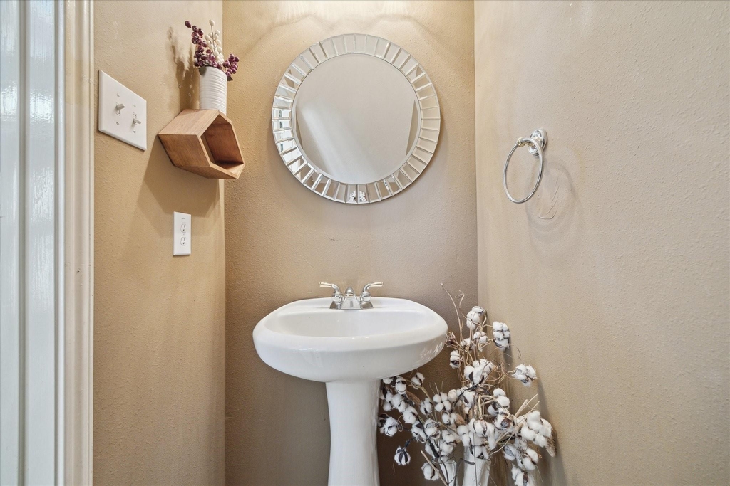 11215 Royce Palms Drive - Photo 17