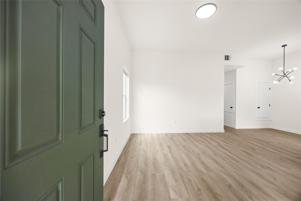 9709 Pelsey Street - Photo 0