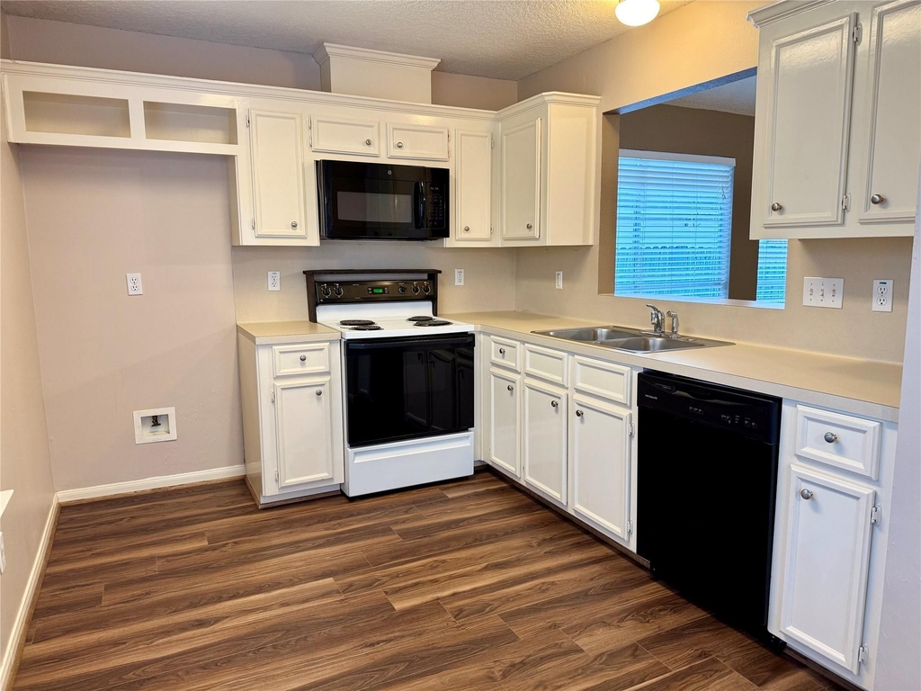 4006 Hunnington Drive - Photo 13
