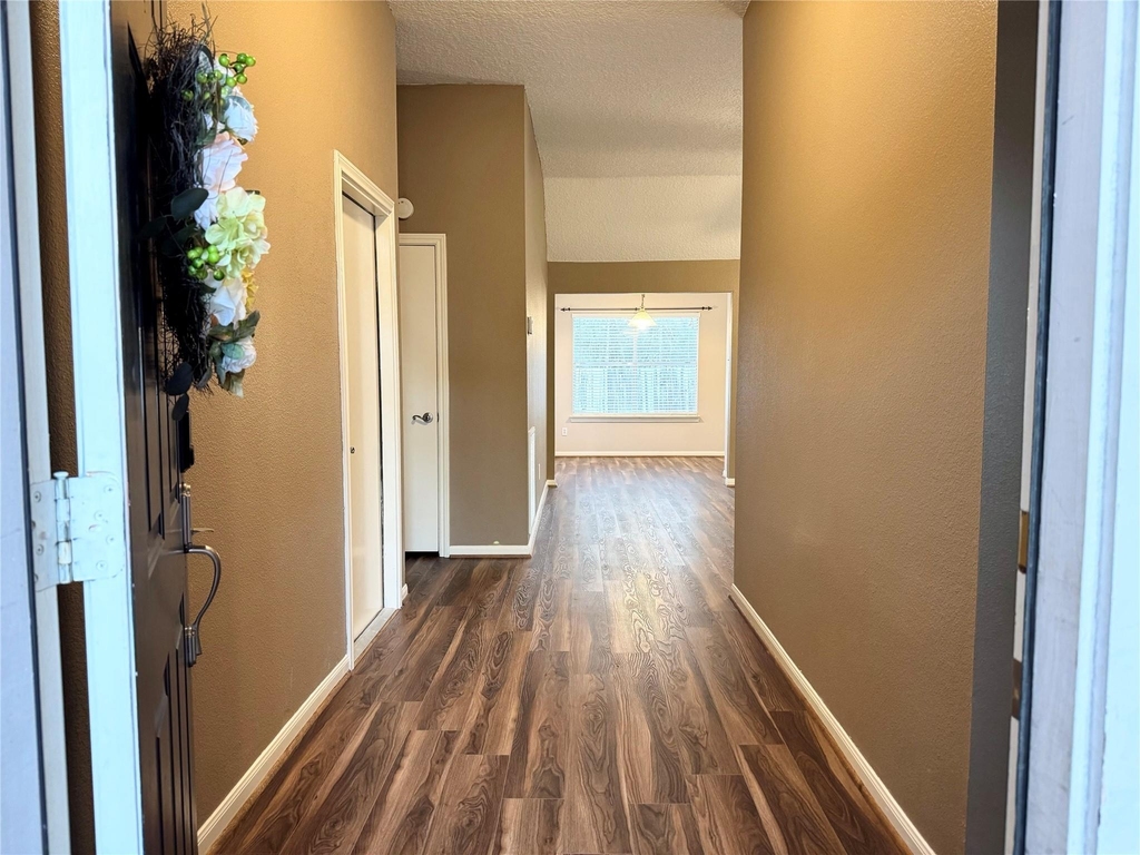 4006 Hunnington Drive - Photo 3