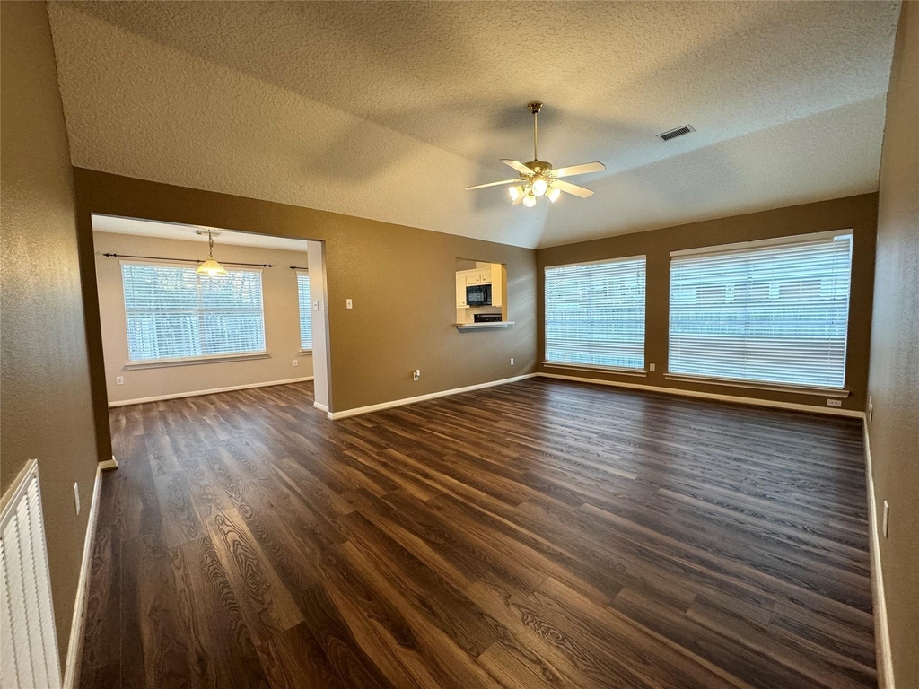 4006 Hunnington Drive - Photo 4