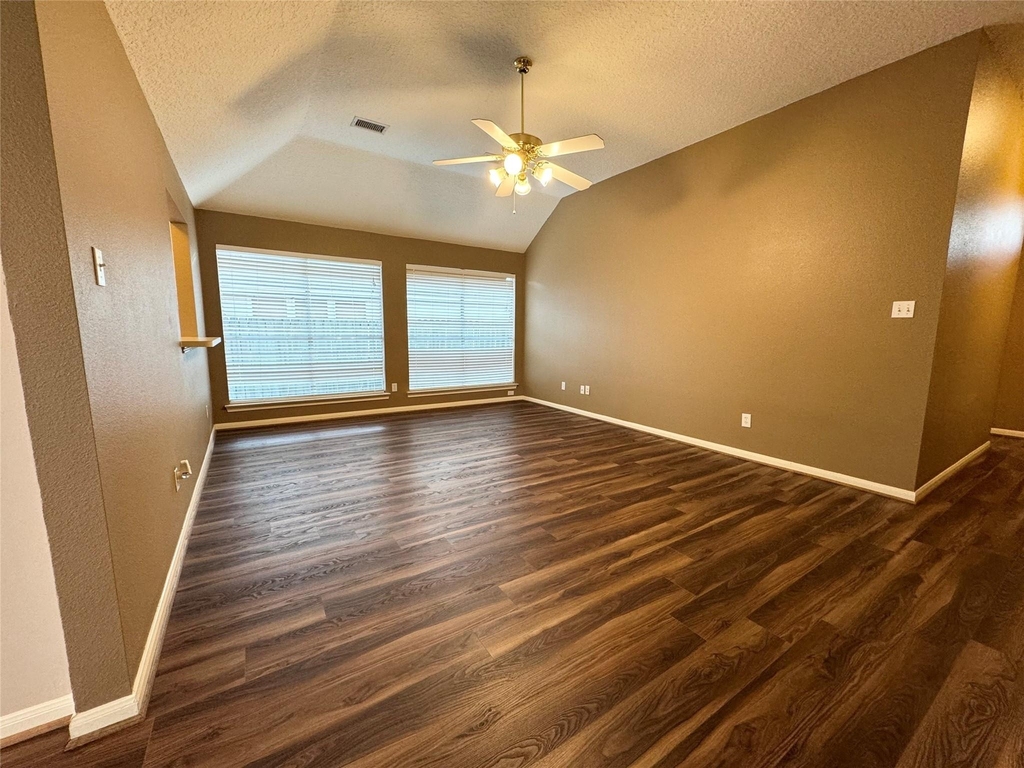 4006 Hunnington Drive - Photo 5