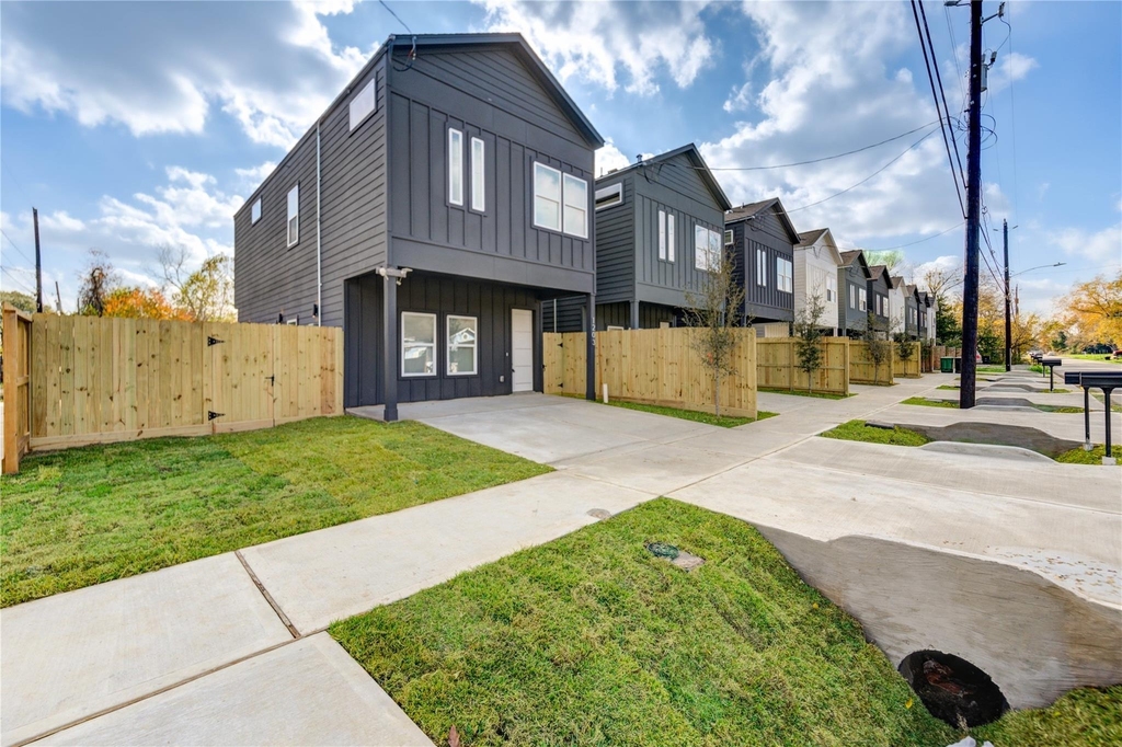 1203 Dewalt Street - Photo 1