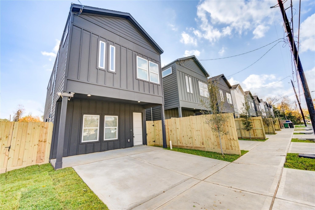 1203 Dewalt Street - Photo 23