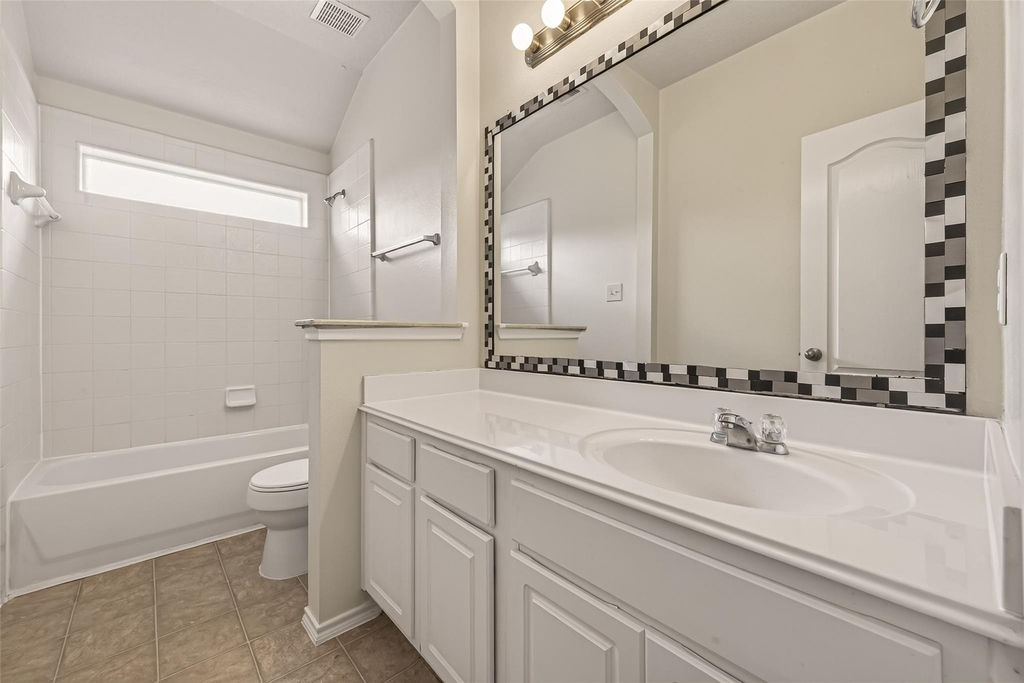 18518 Bare Meadow Lane - Photo 32