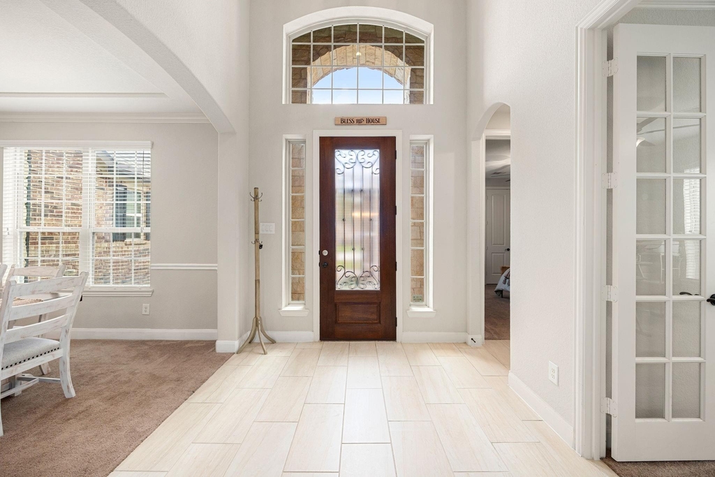 9338 Taylor Cliff Lane - Photo 8