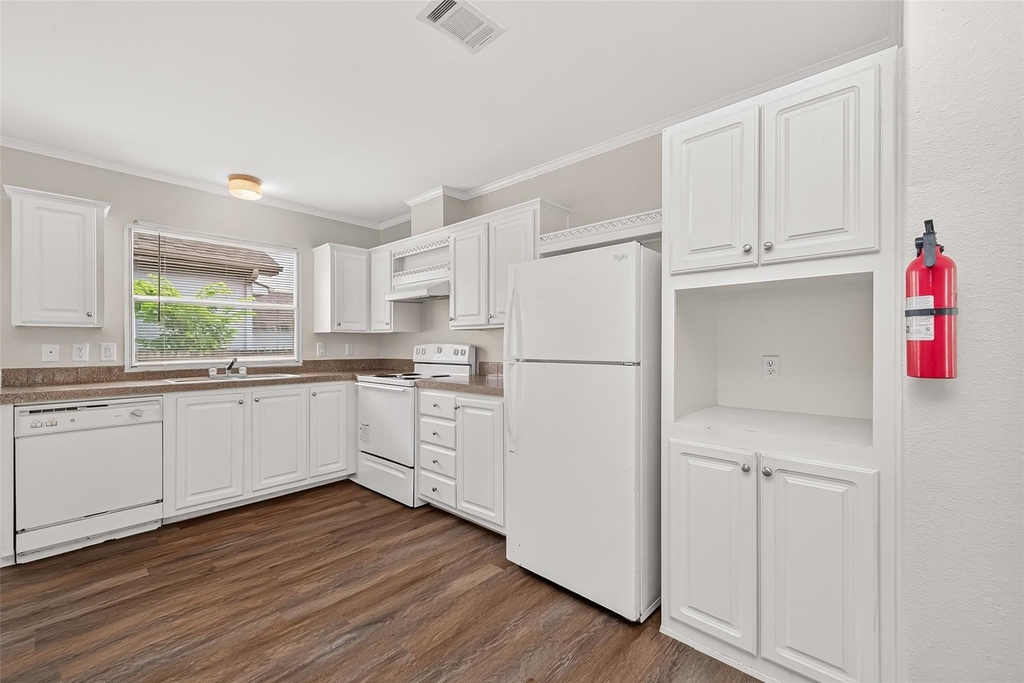 11918 Greensbrook Forest Drive - Photo 10
