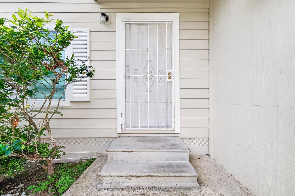 11918 Greensbrook Forest Drive - Photo 4