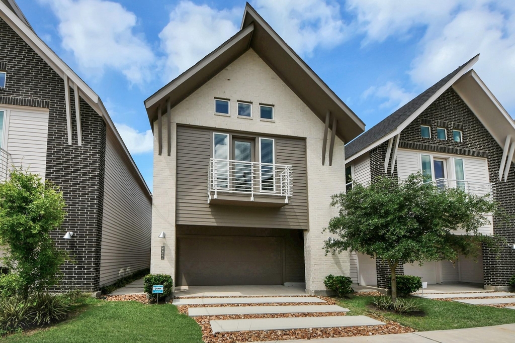 1046 Homer Street - Photo 1