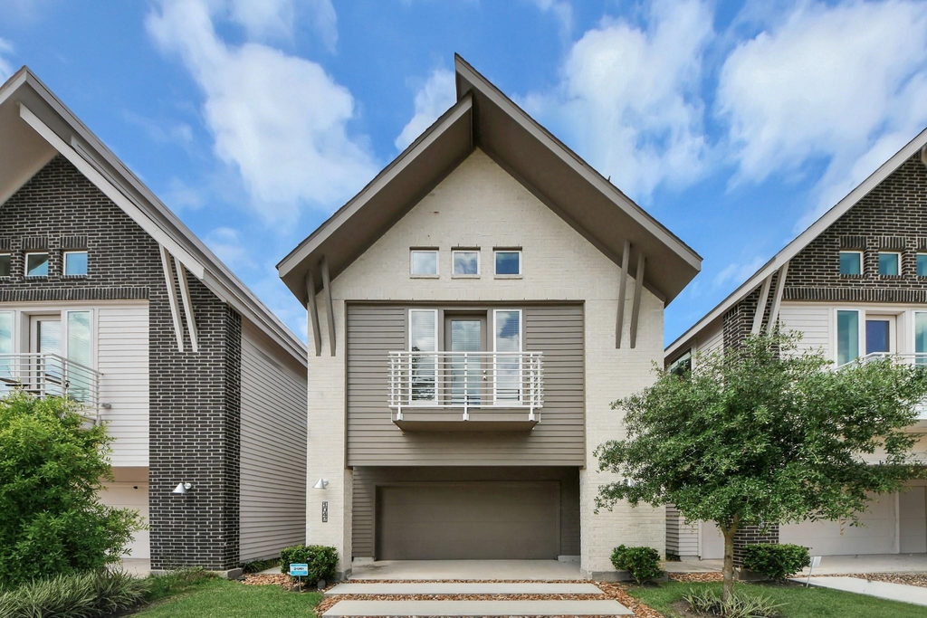 1046 Homer Street - Photo 2