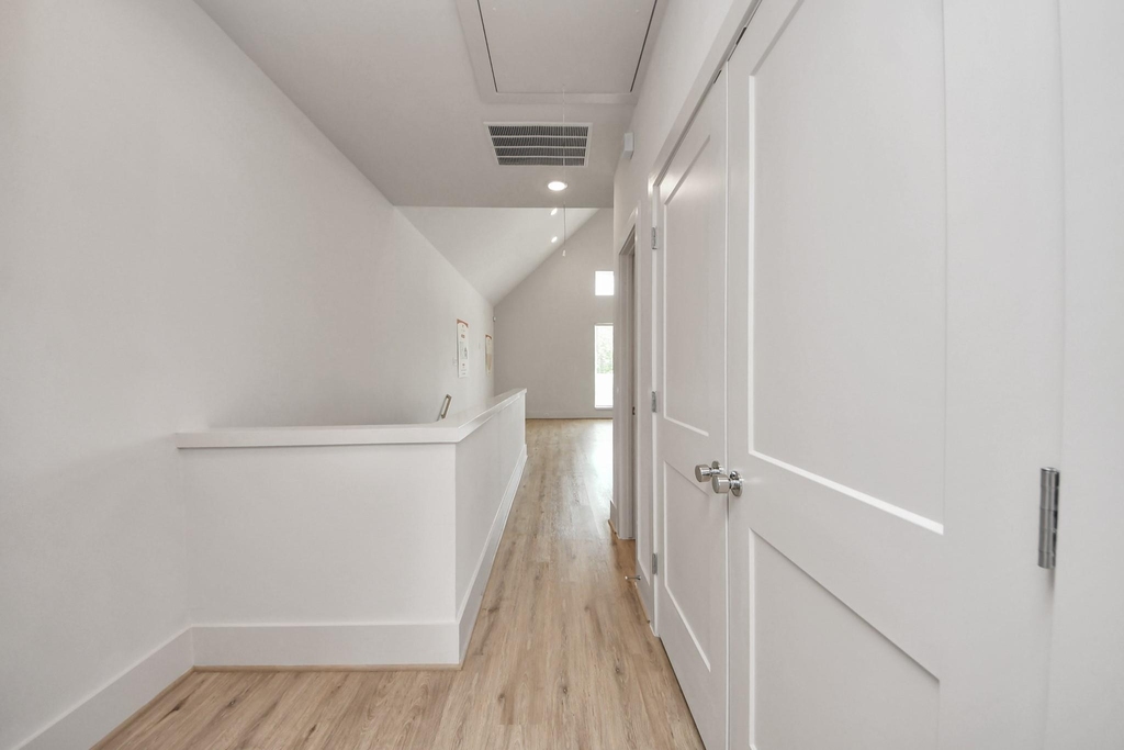 1046 Homer Street - Photo 34