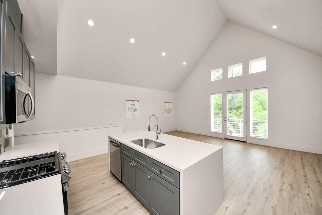 1046 Homer Street - Photo 16