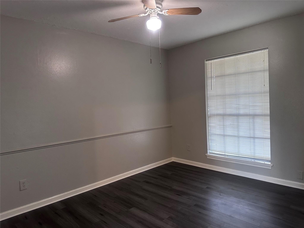 13611 Fernhill Drive - Photo 7