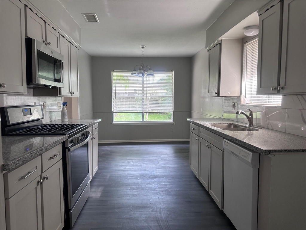 13611 Fernhill Drive - Photo 1