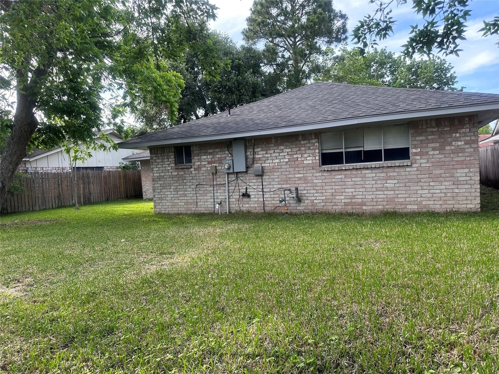 13611 Fernhill Drive - Photo 3