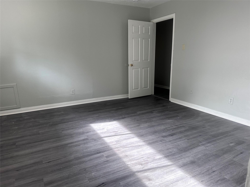 13611 Fernhill Drive - Photo 8