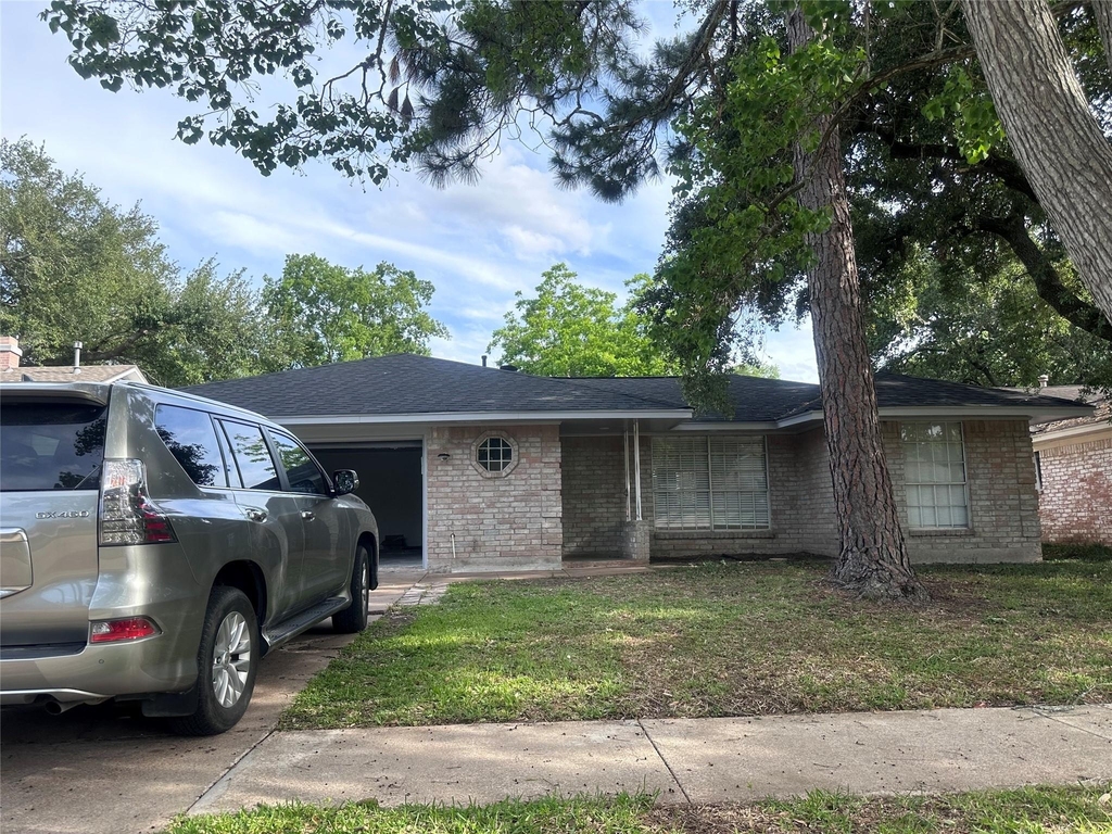 13611 Fernhill Drive - Photo 0