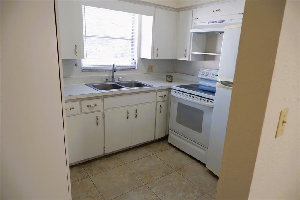 8056 30th Avenue N - Photo 10
