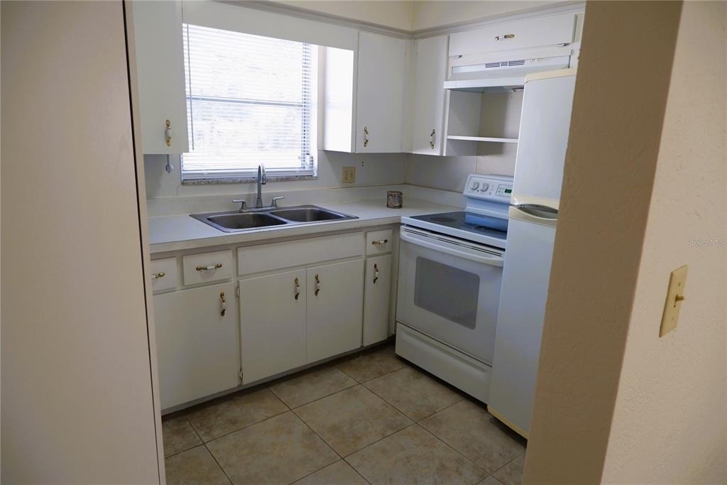 8056 30th Avenue N - Photo 11