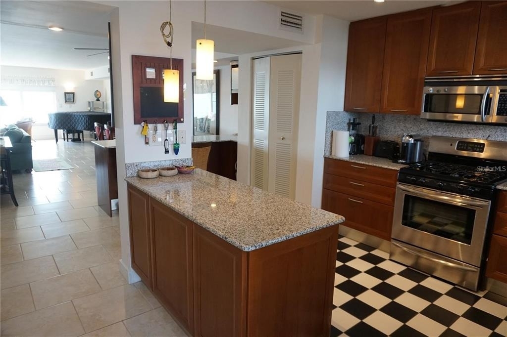 5900 Shore Boulevard S - Photo 6