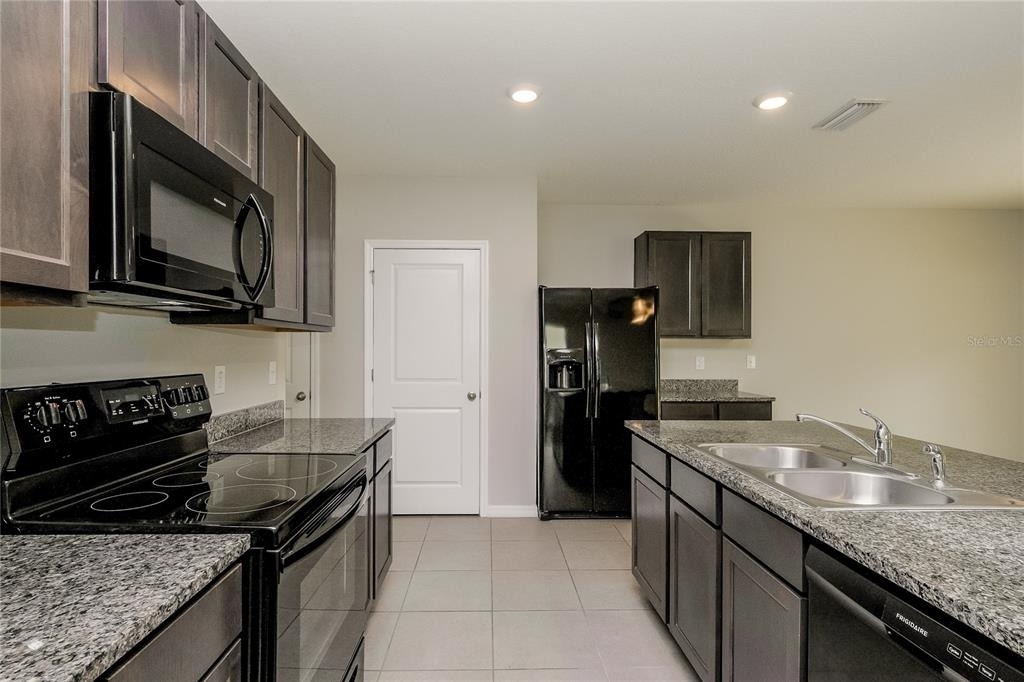 4916 Willow Breeze Way - Photo 2