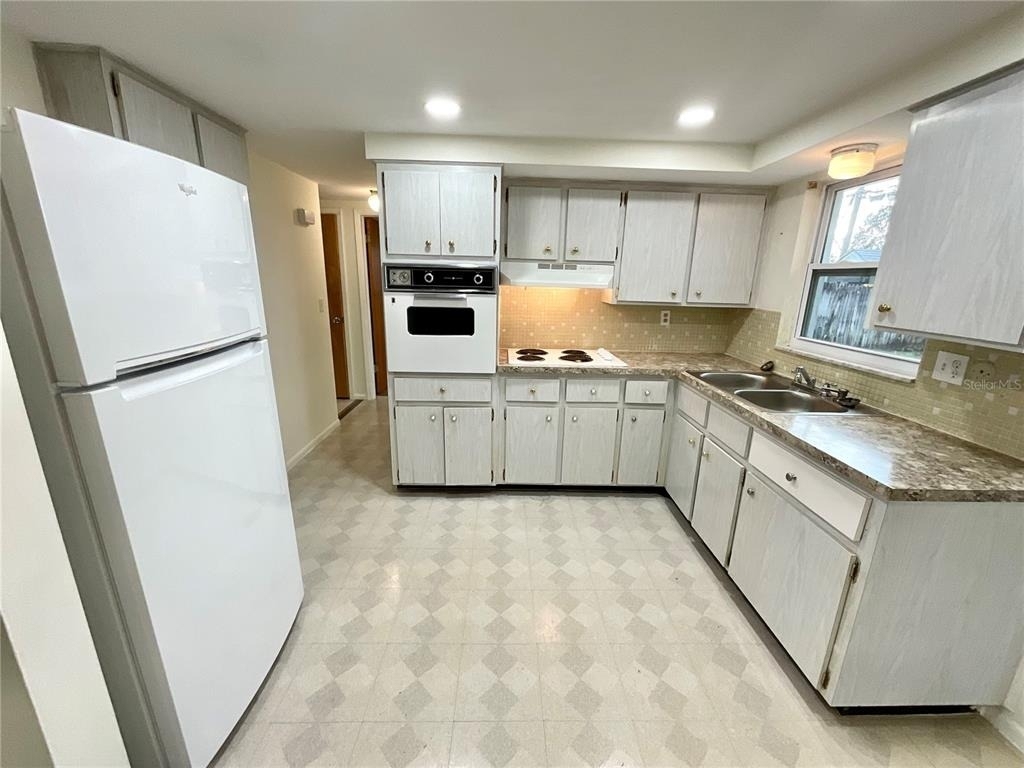 4810 Flora Avenue - Photo 3