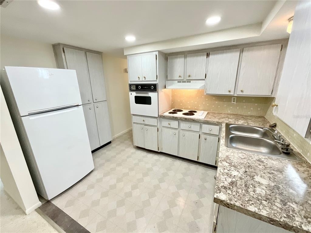 4810 Flora Avenue - Photo 2