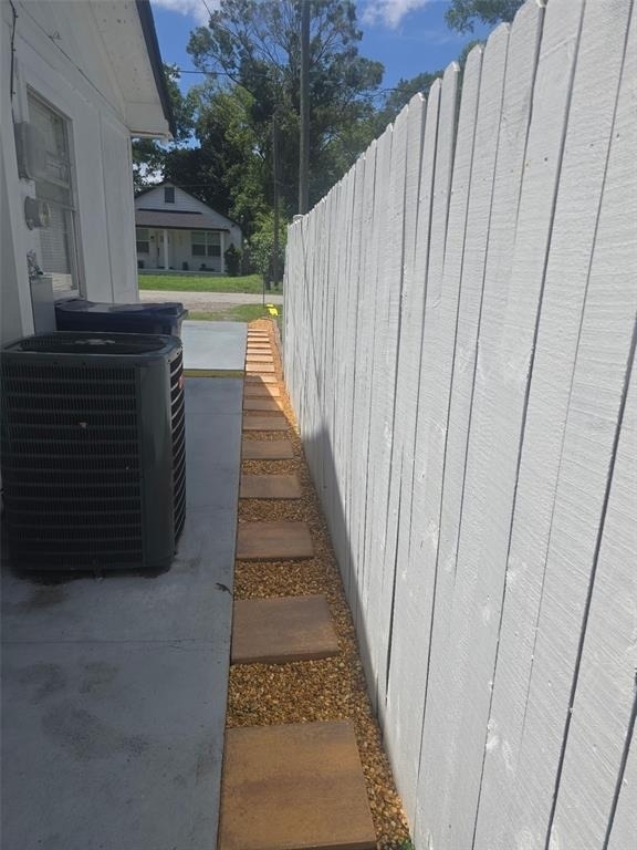 1513 W Rio Vista Ave - Photo 2