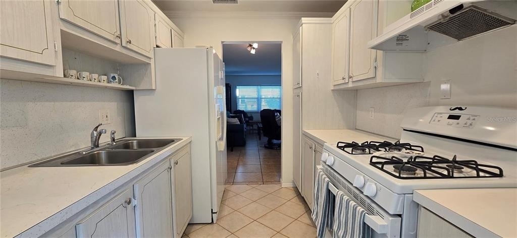 5267 81st Street N - Photo 6