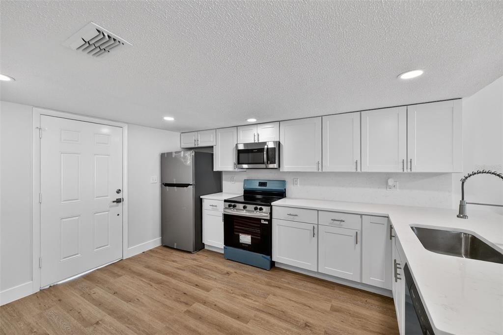 9826 Pocono Street - Photo 7